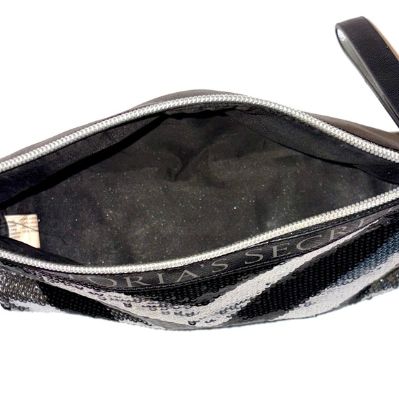 Victoria's Secret Chevron Black and White Clutch - Picture 4 of 7